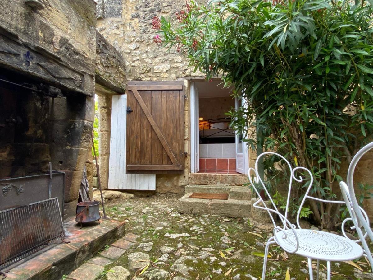 Le Prieure De Saint Pierre Saint-Pey-de-Castets Exterior foto